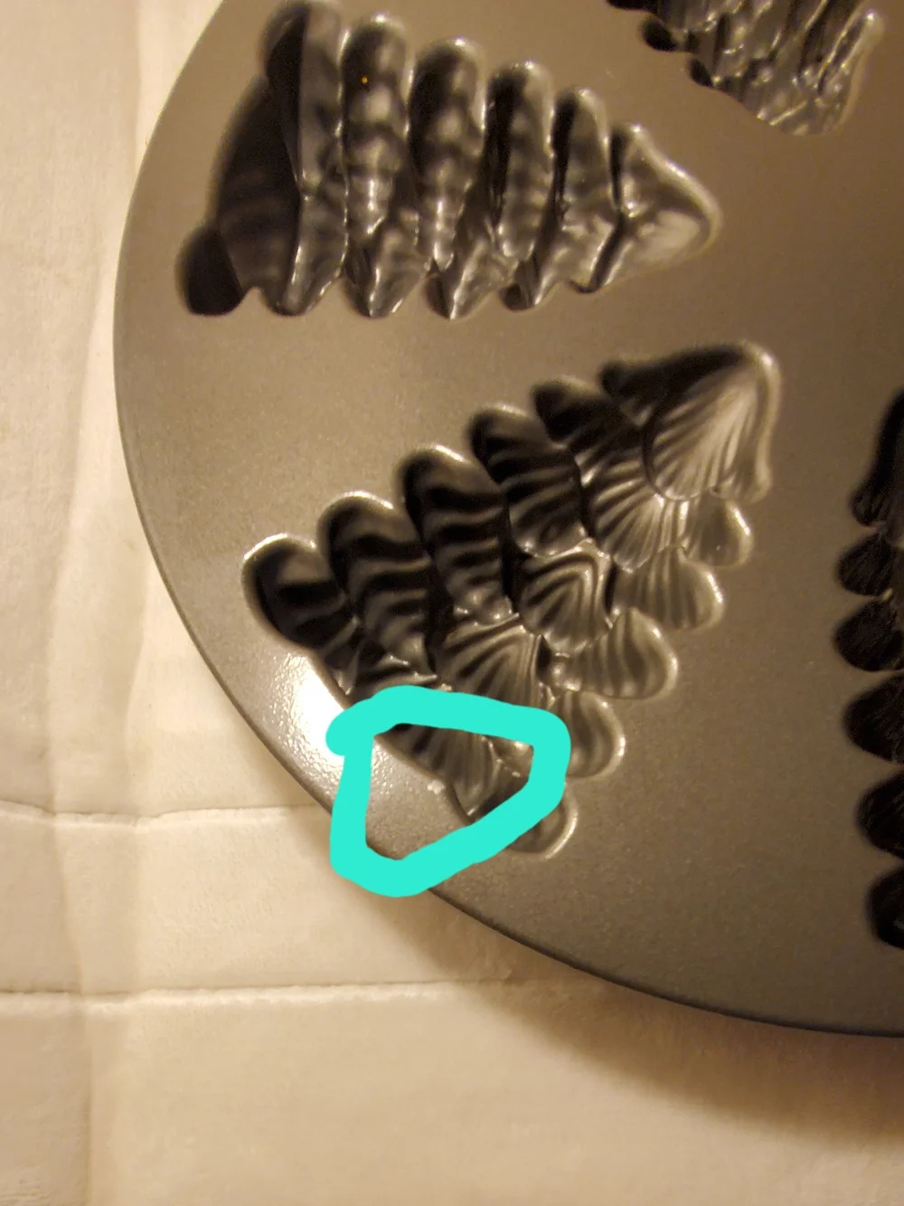 Nordic Ware six detailed